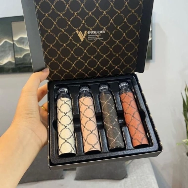 Set 4 Bàn Chải Gấp Gọn Hoạ Tiết Đẹp Lông Mềm Mại Fullbox Giá 59.999 VND 8 Set 4 Bàn Chải Gấp Gọn Hoạ Tiết Đẹp Lông Mềm Mại Fullbox Giá 59.999 VND 8