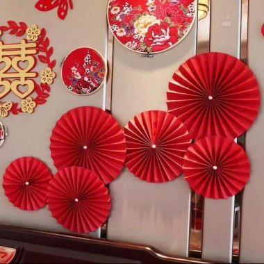 Set 6 Quạt Giấy Đỏ tròn trang trí Tết - Keo dán sẵn, giá chỉ 19.900 VND