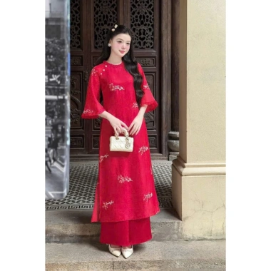 Set áo dài cách tân nữ Tết 2.026: cổ tròn, bèo, nút ngọc, tay lửng, quần satin rộng 4 Set áo dài cách tân nữ Tết 2.026: cổ tròn, bèo, nút ngọc, tay lửng, quần satin rộng 4
