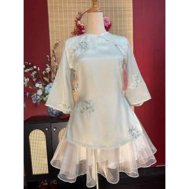 Set Áo Dài Cách Tân Tết 2.026 Bigsize + Dây – Đính Nút Tơ Thêu Hoa, Chân Váy Bóng Kính Xinh, 165k