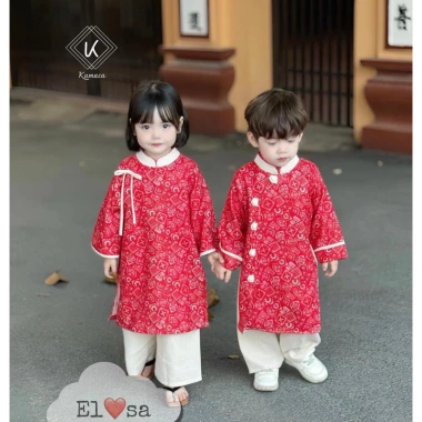 Set áo dài cặp đỏ họa tiết gạch bông cho bé trai và bé gái Giá chỉ 105.999 VND 3 Set áo dài cặp đỏ họa tiết gạch bông cho bé trai và bé gái Giá chỉ 105.999 VND 3