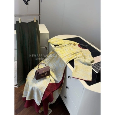Set áo dài gấm 4 tà 3 màu Lannie đính hoa full gấm rêu hồng đỏ Giá ưu đãi 660.000₫