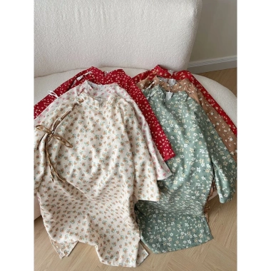 Set áo dài hoa nhí dáng suông tay lỡ - Cách tân Tết kèm quần suông, ảnh thật 2