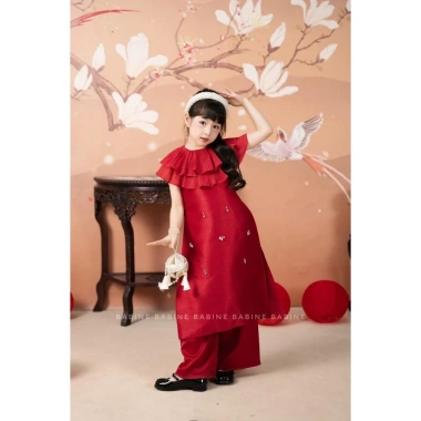 Set áo dài mẹ và bé Thiên Kim đỏ đô sang trọng + quần Babine 670.000đ 4 Set áo dài mẹ và bé Thiên Kim đỏ đô sang trọng + quần Babine 670.000đ 4