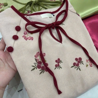 Set áo dài nhung bigsize tăm thêu hoa nhỏ xinh + quần lụa suông đỏ, giá ưu đãi 430.000đ 5