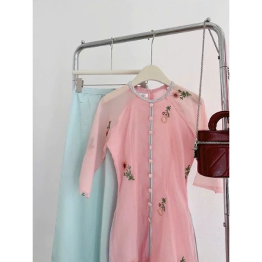 Set Áo Dài Tơ Thêu Hoa Tà Đôi Cổ Tròn Đủ Size - Mẫu Tết Giá Ưu Đãi 332.500đ