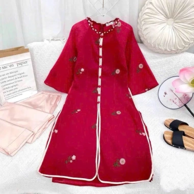 Set Áo Dài Tơ Thêu Hoa Tà Đôi Cổ Tròn Đủ Size - Mẫu Tết Giá Ưu Đãi 332.500đ
