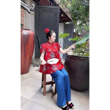 Set cách tân áo đỏ họa tiết + quần lụa xanh - Đồ nữ Tết giá ưu đãi 149k 7