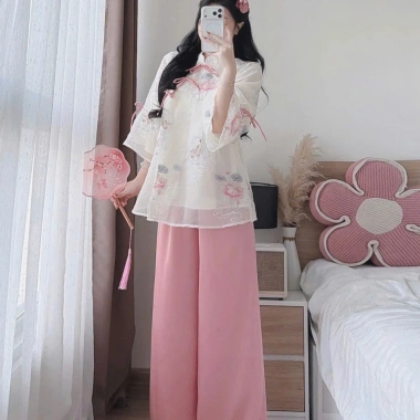 Set cách tân tay lỡ áo ren thêu đính nơ, quần lụa suông - Lễ Tết ưu đãi