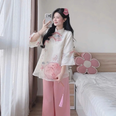 Set cách tân tay lỡ áo ren thêu đính nơ, quần lụa suông - Lễ Tết ưu đãi 10 Set cách tân tay lỡ áo ren thêu đính nơ, quần lụa suông - Lễ Tết ưu đãi 10