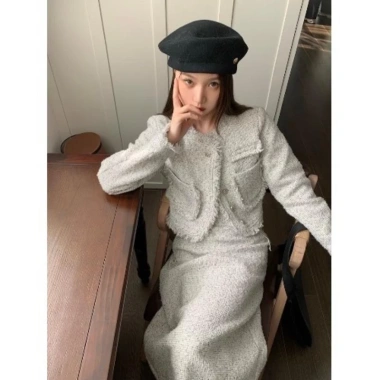 Set Dạ Tweed Sang Chảnh Nữ: Áo Khoác Vest Croptop + Chân Váy Dài Cạp Cao Kiểu Hàn Quốc Thu Đông - Giá Ưu Đãi 669k 8