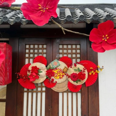 Set decor trang trí 2.026 - Dán sẵn, chỉ treo, phù hợp nhà & quán cafe, giá 115k (149.5k)