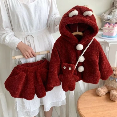 Set đồ đông bé áo khoác lông và quần 2 món màu đỏ Tết Noel, giảm giá 420k