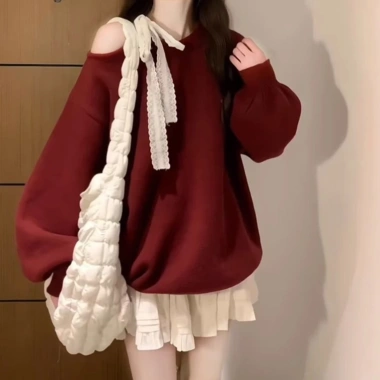 Set Đồ Nữ Áo Nỉ Đỏ Trễ Vai Thắt Nơ Ren và Chân Váy Trắng Xòe Tầng - Siêu Xinh Trend 2.025 Giá 28k