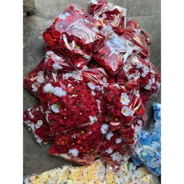 Set hoa mix trang trí giỏ quà Tết - Giỏ hoa quả, bánh kẹo, chỉ 90.000₫