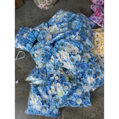 Set hoa mix trang trí giỏ quà Tết - Giỏ hoa quả, bánh kẹo, chỉ 90.000₫