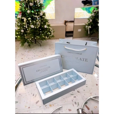 Set Hộp Đựng Socola Valentine Xanh Kèm Túi 10/6 Viên – Không Kèm Socola, Giá Ưu Đãi 27.000₫ 2