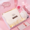 Set hộp quà tặng mùa đông ấm áp: khăn, găng tay, bịt tai, hoa + thiệp - Giá ưu đãi 229k cho người yêu & bạn gái