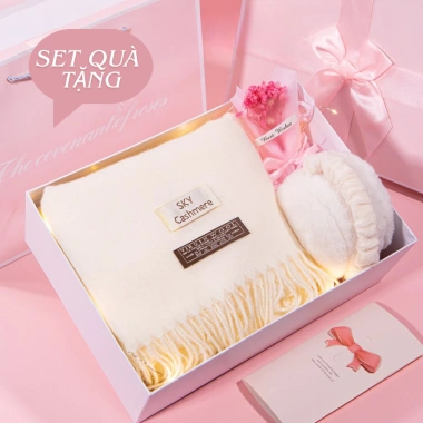 Set hộp quà tặng mùa đông ấm áp: khăn, găng tay, bịt tai, hoa + thiệp - Giá ưu đãi 229k cho người yêu & bạn gái