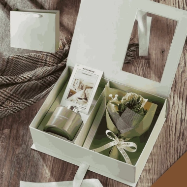 Set Hộp Quà Tinh Dầu Thơm và Hoa Lụa Trang Trí - Quà Tặng 20/10 20/11 Valentine 14/2 8/3 Giá ưu đãi 123.599₫ 8