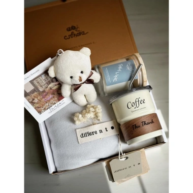 Set Khắc Tên Miễn Phí - Khăn Quàng Len và Cốc Coffee, Quà Giáng Sinh, Sinh Nhật