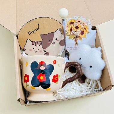 Set Quà Cốc Ly Sứ Happy Girl Retro Vintage - Gấu Bông, Thiệp, Lót Ly, Quà Tốt Nghiệp và Sinh Nhật - Giá 179.000 VND