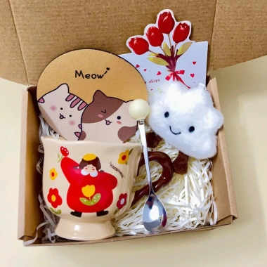 Set Quà Cốc Ly Sứ Happy Girl Retro Vintage - Gấu Bông, Thiệp, Lót Ly, Quà Tốt Nghiệp và Sinh Nhật - Giá 179.000 VND