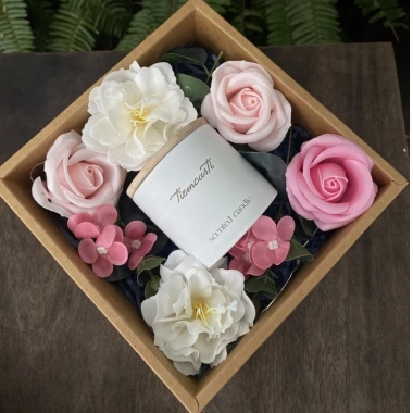 Set Quà Hoa Sáp Đẹp Sang Quà Tặng Đám Cưới và Hộp Quà Sinh Nhật 265.000 VNĐ 2 Set Quà Hoa Sáp Đẹp Sang Quà Tặng Đám Cưới và Hộp Quà Sinh Nhật 265.000 VNĐ 2