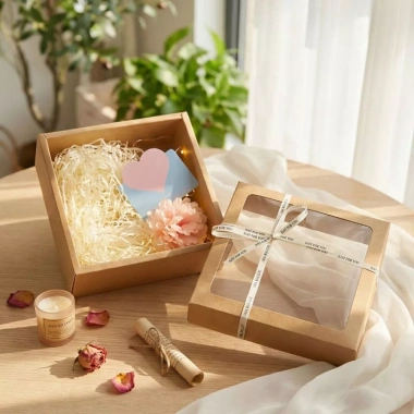 Set Quà Tặng Gấu Bông Hộp Kraft Mặt Kính Cao Cấp kèm Nhiều Phụ Kiện – Quà Sinh Nhật Bé và Bạn Gái, Decor