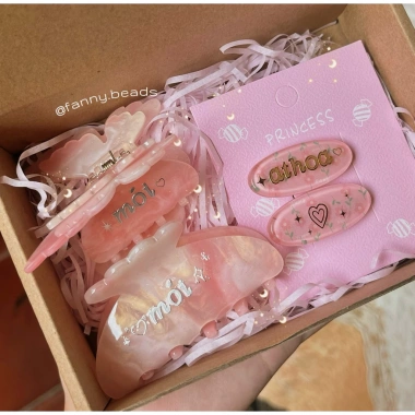 Set Quà Tặng Kẹp Tóc Custom Tên Hot Trend Dễ Thương Cho Bạn Gái Giá 30.000đ