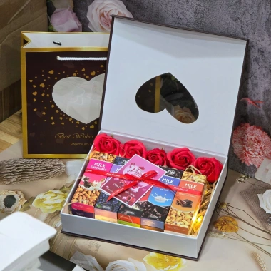 Set Quà Valentine Socola FIGO 20gr + Trang Trí Cửa Sổ, Mix Đen & Sữa - 75.000₫