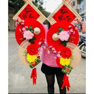 Sét Quạt Dài Trang Trí Tết Nguyên Đán (1 Đôi) – Gắn Sẵn, Kèm Móc Treo, Giá 72.000₫