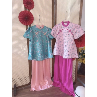 Set Tết 199k – Áo cách tân hoa sang trọng + Quần suông lụa nhẹ, giá ưu đãi
