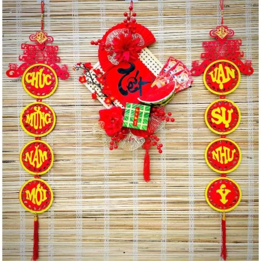 Sét Tết Ngắn Kèm Câu Đối Vạn Sự Như Ý - Phụ Kiện Trang Trí Đẹp 2.026 Giá 119.000₫ 4 Sét Tết Ngắn Kèm Câu Đối Vạn Sự Như Ý - Phụ Kiện Trang Trí Đẹp 2.026 Giá 119.000₫ 4