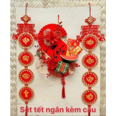 Sét Tết Ngắn Kèm Câu Đối Vạn Sự Như Ý - Phụ Kiện Trang Trí Đẹp 2.026 Giá 119.000₫ 10 Sét Tết Ngắn Kèm Câu Đối Vạn Sự Như Ý - Phụ Kiện Trang Trí Đẹp 2.026 Giá 119.000₫ 10