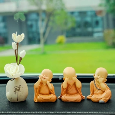 Set Trang Trí Chú Tiểu An Nhiên và Bình Hoa Thơm – Ô Tô, Bàn Học, Nội Thất – Giá 75.000 VND