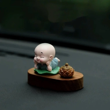 Set Tượng Chú Tiểu Bình An & Bình Hoa Gỗ Hoàng Dương Cao Cấp - Taplo Ô Tô có tinh dầu 6