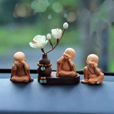 Set Tượng Chú Tiểu Bình An & Bình Hoa Gỗ Hoàng Dương Cao Cấp - Taplo Ô Tô có tinh dầu 8