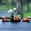 Set Tượng Chú Tiểu Bình An & Bình Hoa Gỗ Hoàng Dương Cao Cấp - Taplo Ô Tô có tinh dầu 9