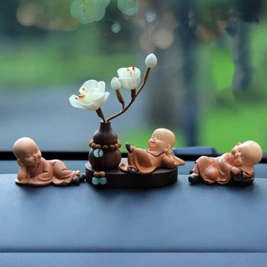 Set Tượng Chú Tiểu Bình An & Bình Hoa Gỗ Hoàng Dương Cao Cấp - Taplo Ô Tô có tinh dầu 9