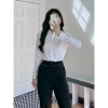 Sơ mi trắng tay dài LINH CHI vải lụa nhung cao cấp, không nhăn, mềm mịn, form đẹp tôn dáng sang trọng giá 185.000₫ 4