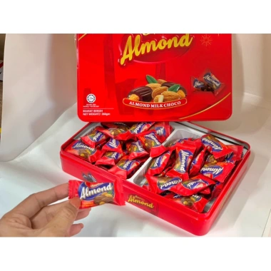 Socola hạnh nhân Empico 260gr hộp thiếc 2 màu đỏ cam vị ngọt béo, giảm giá 19% chỉ 169k 3