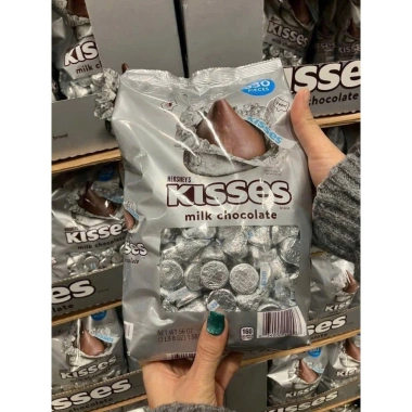 Socola Hershey's Kisses Túi To Nhập Mỹ Chính Hãng Giảm 17% Tiết kiệm 147.990₫ 8 Socola Hershey's Kisses Túi To Nhập Mỹ Chính Hãng Giảm 17% Tiết kiệm 147.990₫ 8