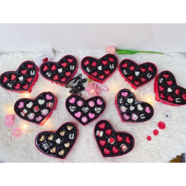 Socola Valentine 10 viên - Giá ưu đãi 90.000đ, quà ngọt ngào cho người thương