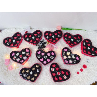 Socola Valentine 10 viên - Giá ưu đãi 90.000đ, quà ngọt ngào cho người thương