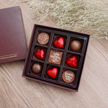 Socola Valentine 14/2 hộp 9 viên SO09, chocolate bonbon giảm còn 200.000₫ 3 Socola Valentine 14/2 hộp 9 viên SO09, chocolate bonbon giảm còn 200.000₫ 3