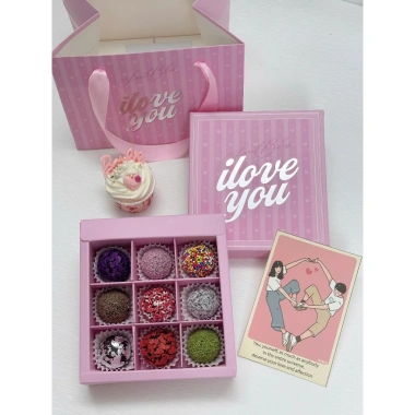 Socola Valentine Handmade Hộp Truffle 9-10 Viên Kèm Túi Thiệp - Quà Tỏ Tình Ngọt Ngào Cho Nam Nữ Giá 145k