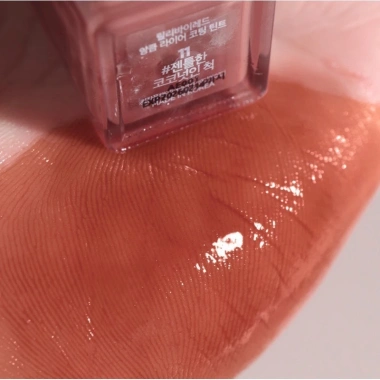 Son Kem Bóng Lì Lilybyred Bloody Liar Coating Tint 4g Giá ưu đãi 185.000đ 4 Son Kem Bóng Lì Lilybyred Bloody Liar Coating Tint 4g Giá ưu đãi 185.000đ 4