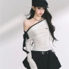 SUGAL Set Áo Thun Trễ Lệch Vai kèm Dây Nơ, Đai và Chân Váy Xếp Ly Phồng Giảm giá trước Tết 5