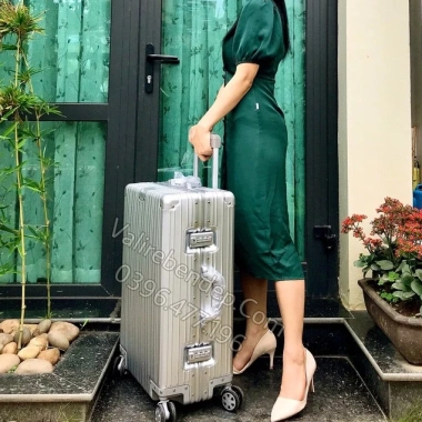 Tặng áo bọc - Vali kéo du lịch nhôm 24, chống bể vỡ, khóa TSA, bánh xe quay 360